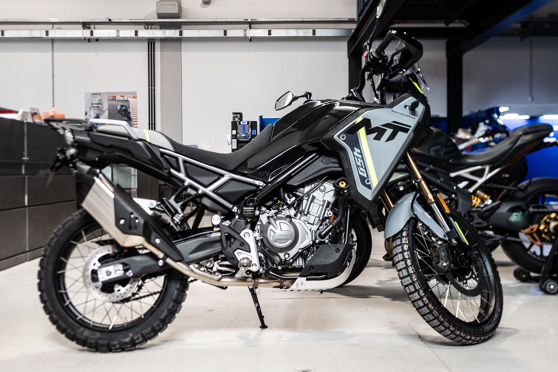 ¡De serie a SuperTrail! CF MOTO 450 MT con TF SUPERBIKE
