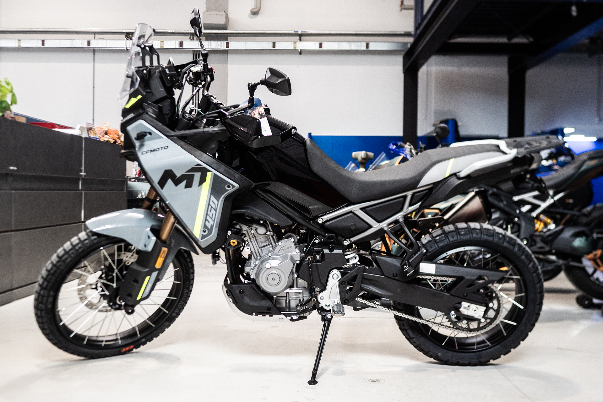 ¡De serie a SuperTrail! CF MOTO 450 MT con TF SUPERBIKE