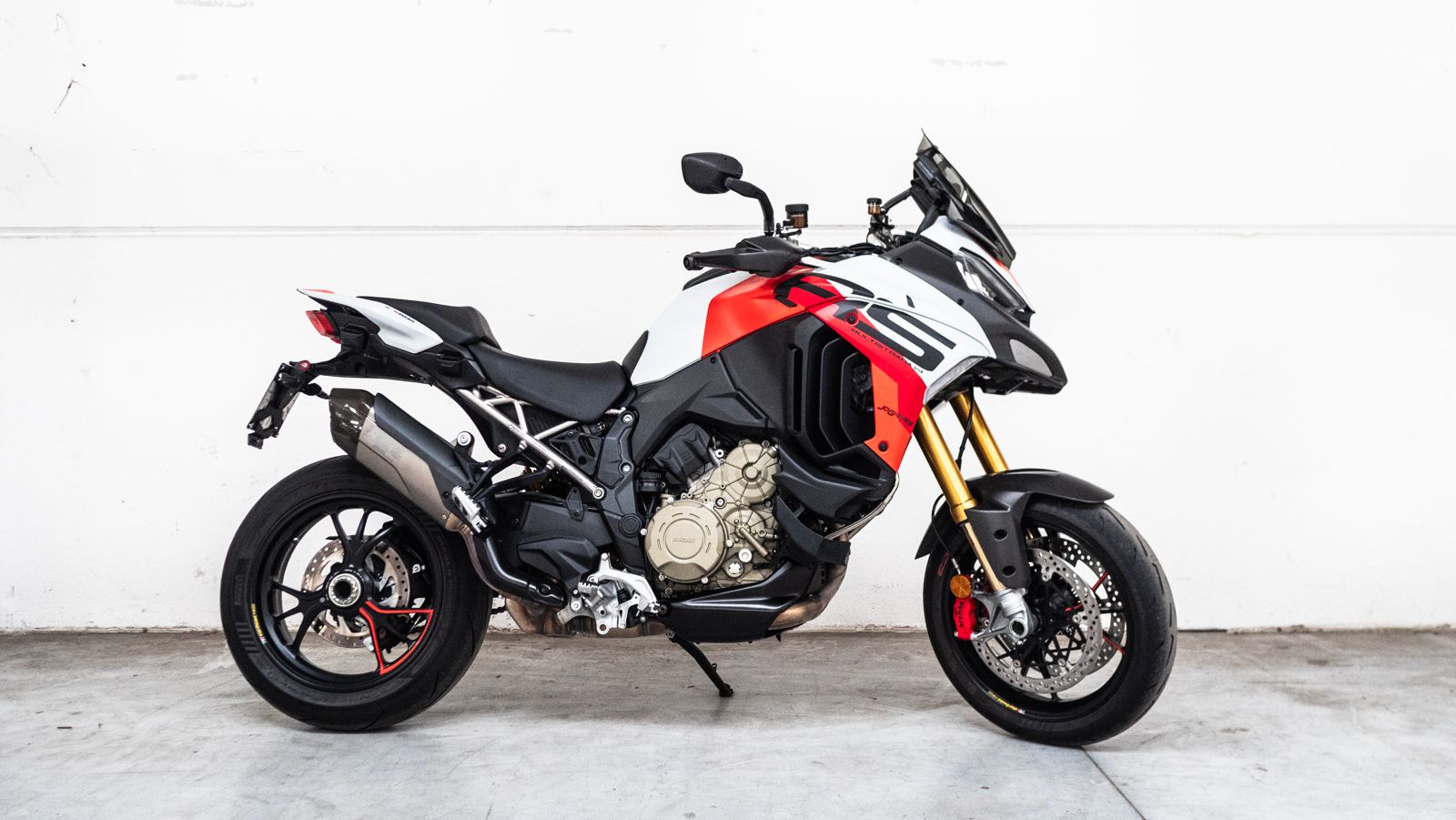 Nuevo porta matrícula Evotech para Ducati Multistrada V4