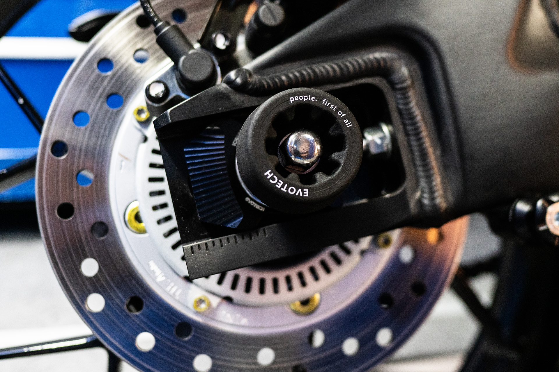 Transforma tu Honda CBR600RR: La guía de accesorios que buscabas