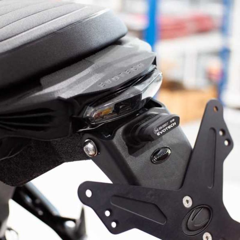 Porta matrícula Suzuki GSX-8T / 8TT 2026