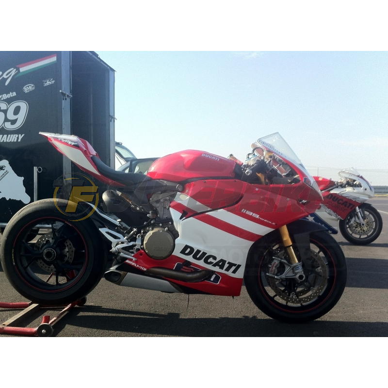 Carenado de fibra Ducati Panigale 899 / 1199 asiento original y escape Termignoni