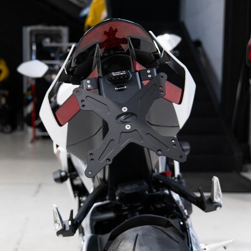 Porta matrícula Zontes 703 RR